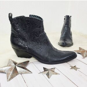 Gianni Bini Dandy western ankle boots black tooled leather pointed toe size 8